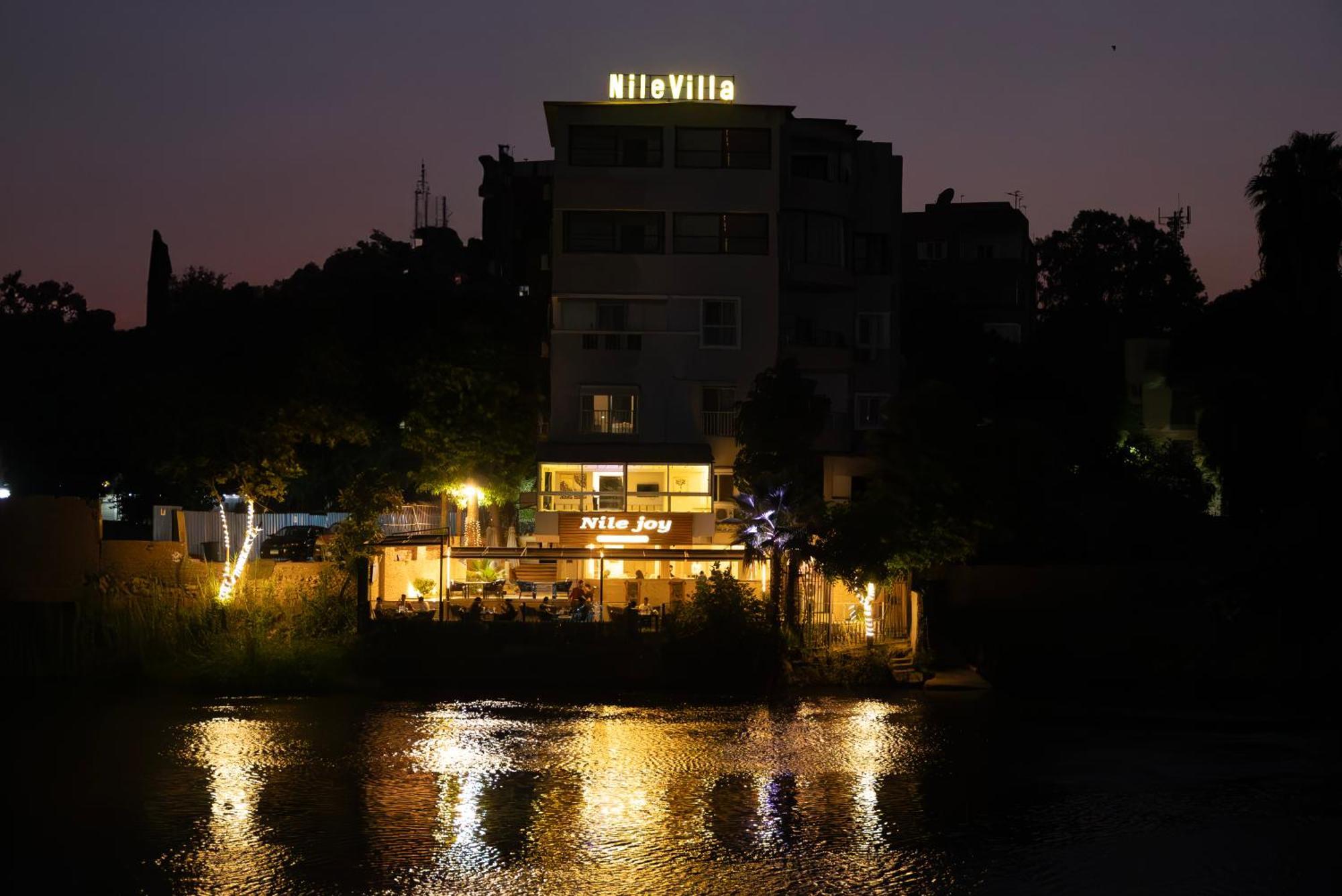 Nile 3* Le Caire